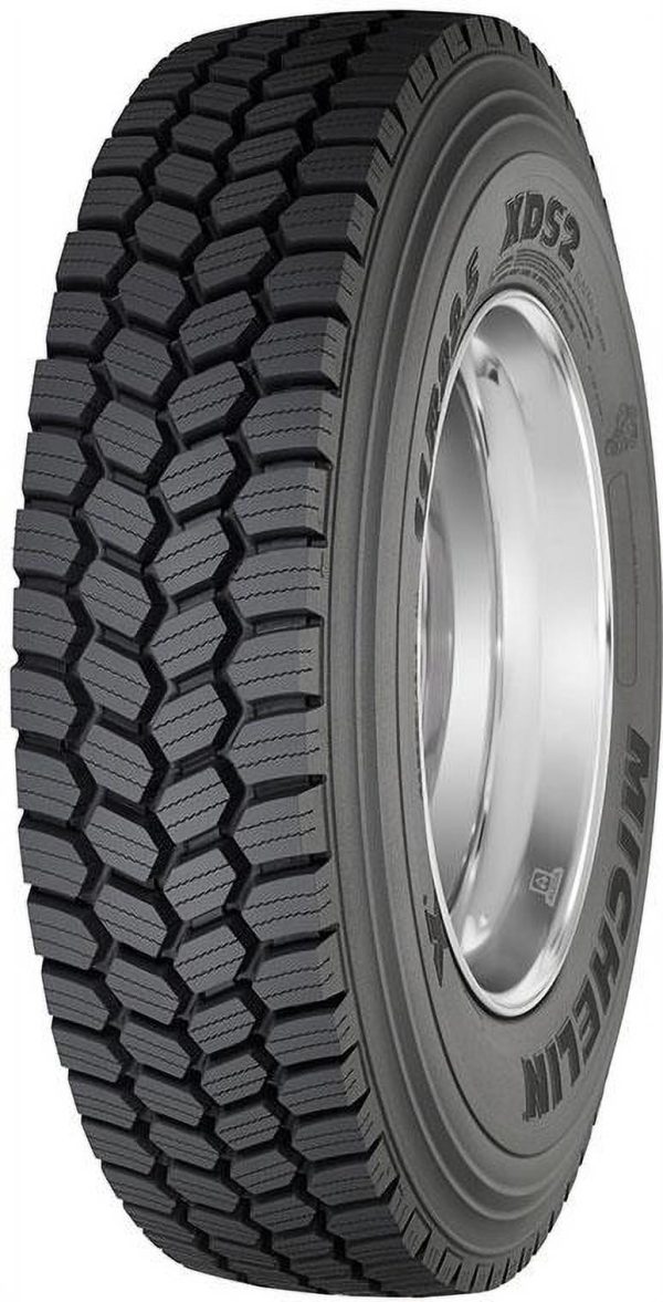 Michelin XDS2 225/70R19.5 Tire - Image 4